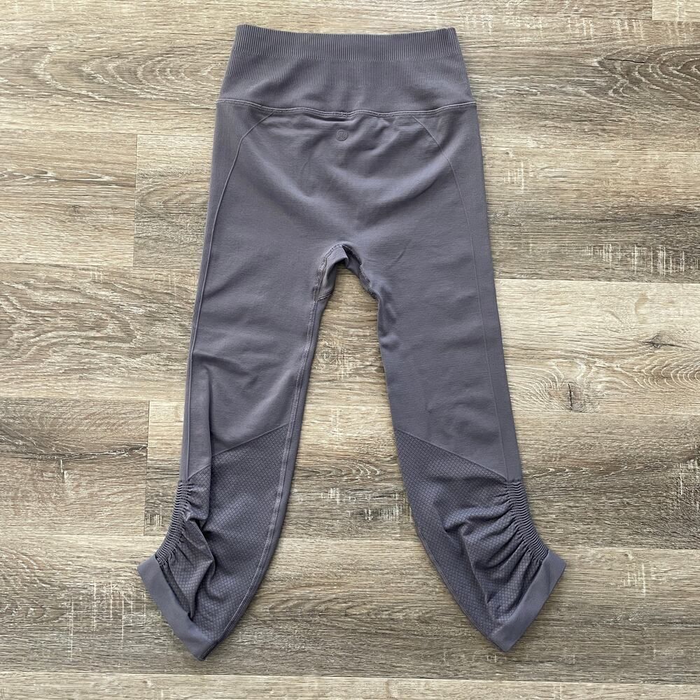 Lululemon Ebb To Street Crop Legging in Moonwalk - Picture 4 of 11